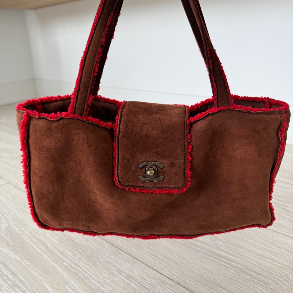 Chanel Suede Shoulder Bag in Brown with Red Trim